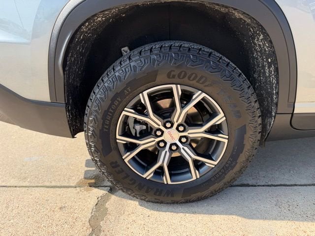 2024 GMC Acadia AT4