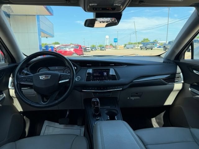 2022 Cadillac XT4 Premium Luxury