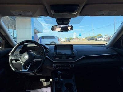 2022 Nissan Altima 2.0 SR