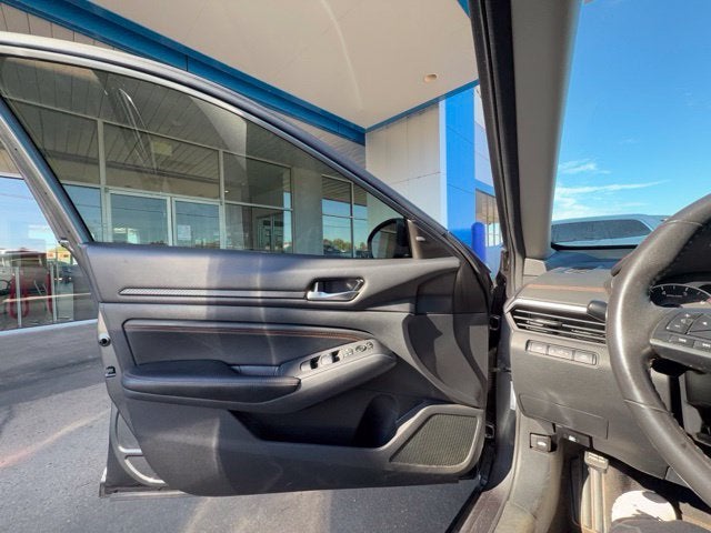 2022 Nissan Altima 2.0 SR