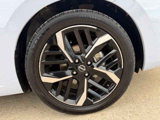 2024 Nissan Versa SR