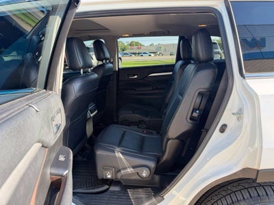 2019 Toyota Highlander SE
