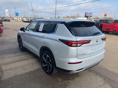 2024 Mitsubishi Outlander SE