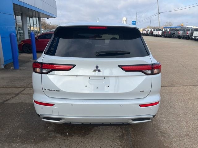 2024 Mitsubishi Outlander SE