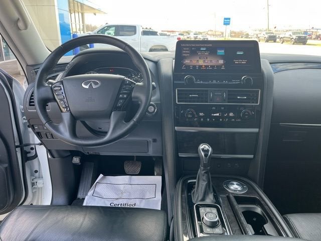 2023 INFINITI QX80 LUXE