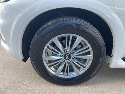 2023 INFINITI QX80 LUXE