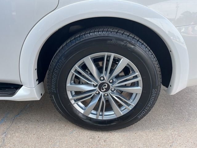 2023 INFINITI QX80 LUXE