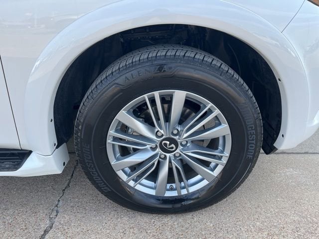 2023 INFINITI QX80 LUXE