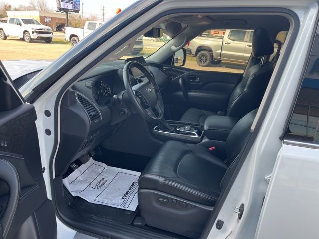 2023 INFINITI QX80 LUXE